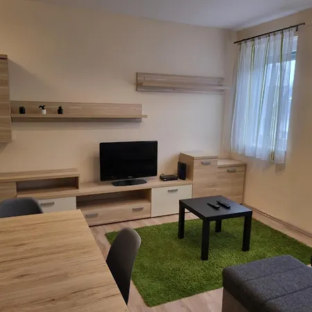 Triangol Apartman: Fürdő, Belváros, Apartman Győr